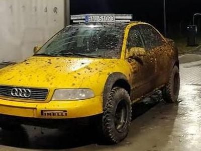 Używany Audi A4 1996 Żółty Sedan/Limuzyna