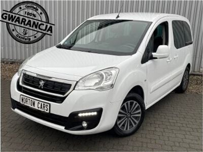 Biały Używany 2017 Peugeot Partner Minivan | 39 900 zł (Dość drogi)