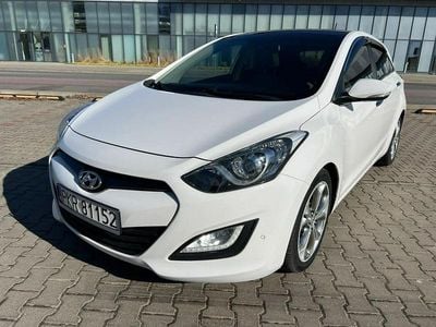 Używany Hyundai i30 128 KM (94 kW) 2013 Biały Sedan/Limuzyna