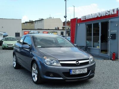 używany Opel Astra 1.6dm 116KM 2007r. 174 950km