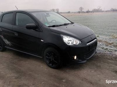 Używany Mitsubishi Space Star 80 KM (58 kW) 2016 Czarny Sedan/Limuzyna