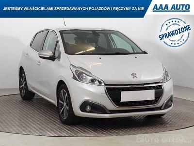 Używany Peugeot 208 2018 Biały Hatchback