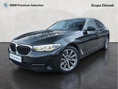 Czarny szafir metalizowany Używany 2021 BMW 530 Sedan/Limuzyna | 139 900 zł (Uczciwa cena)