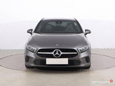 Szary Używany 2021 Mercedes A180 Hatchback | 96 999 zł (Uczciwa cena)