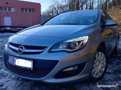 używany Opel Astra Sport Tourer 1.4 turbo 140KM