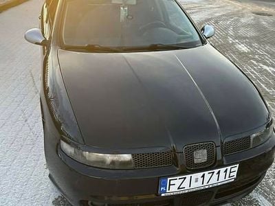 Czarny Używany 2004 Seat Leon Sport Hatchback | 14 000 zł (Dość drogi)