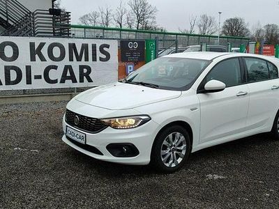 Używany Fiat Tipo Lounge 120 KM (88 kW) 2017 Biały Hatchback