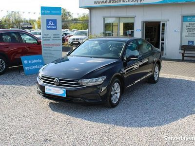 Szary Używany 2021 VW Passat Sedan/Limuzyna | 68 900 zł (Dobra cena)
