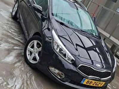 Czarny Używany 2012 Kia Ceed Hatchback | 21 500 zł (Uczciwa cena)