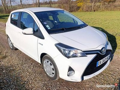 Biały Używany 2017 Toyota Yaris Hybrid Hatchback | 25 999 zł