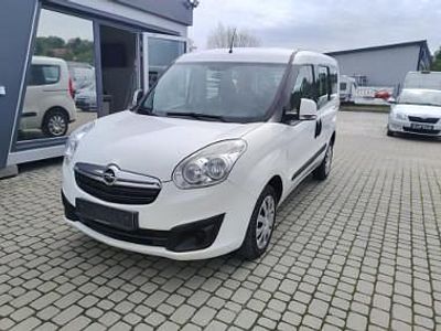 Biały Używany 2015 Opel Combo Minivan | 23 900 zł (Uczciwa cena)