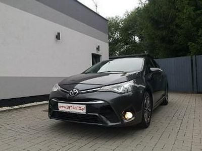 Szary Używany 2015 Toyota Avensis Premium Sedan/Limuzyna | 44 900 zł (Dość drogi)