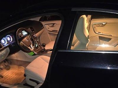 Używany Volvo S60 163 KM (119 kW) 2011 Czarny Sedan/Limuzyna