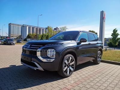 Szary Nowe 2025 Mitsubishi Outlander P-HEV SUV | 301 890 zł
