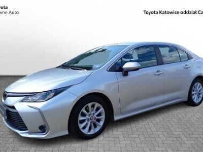 Używany Toyota Corolla Comfort 125 KM (91 kW) 2021 Srebrny Sedan/Limuzyna
