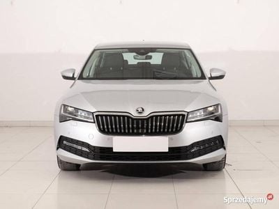 Srebrny Używany 2020 Skoda Superb Sedan/Limuzyna | 86 999 zł (Uczciwa cena)
