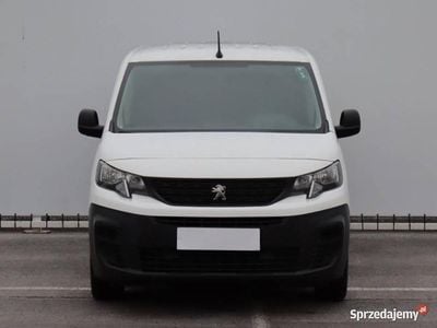 Biały Używany 2019 Peugeot Partner Minivan | 42 999 zł