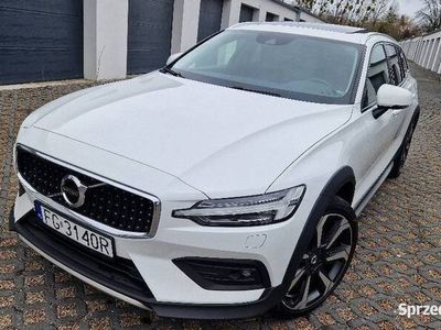 używany Volvo V60 CC PANORAMA FULL LED SKORA SERWIS