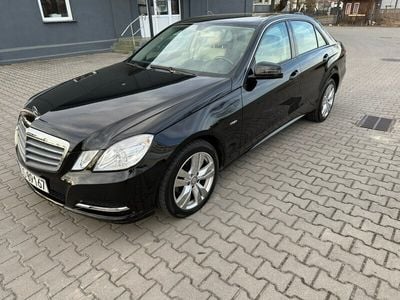 Mercedes E200