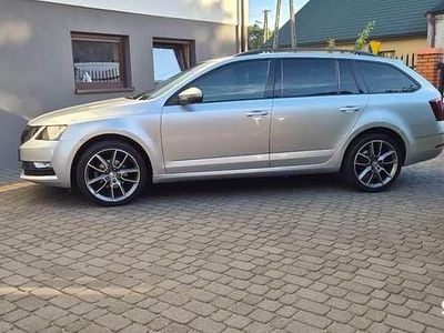 Srebrny Używany 2020 Skoda Octavia Kombi | 44 900 zł (Dobra cena)