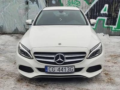 Używany Mercedes 180 2017 Biały Sedan/Limuzyna