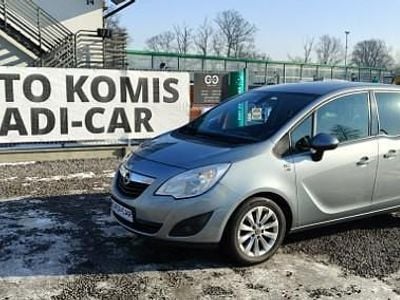 Srebrny (metalik) Używany 2012 Opel Meriva Minivan | 16 400 zł (Dobra cena)