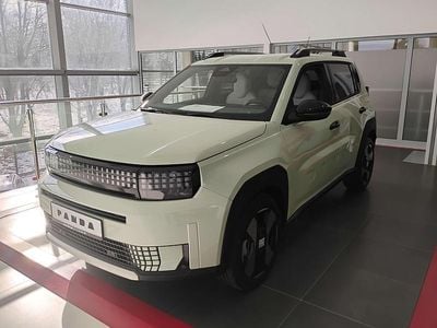 Nowe Fiat Grande Panda La Prima 110 KM (80 kW) 2025 Lakier metalizowany lazurowy acqua Hatchback