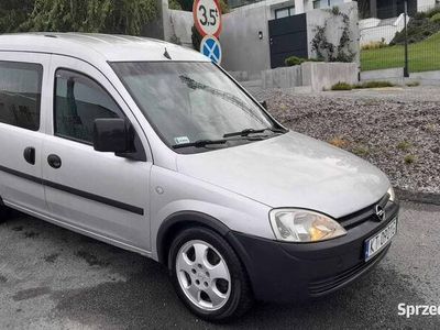 Używany Opel Combo 2006 Srebrny Minivan