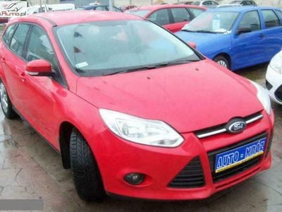 Używany Ford Focus 95 KM (69 kW) 2011 Czerwony Sedan/Limuzyna