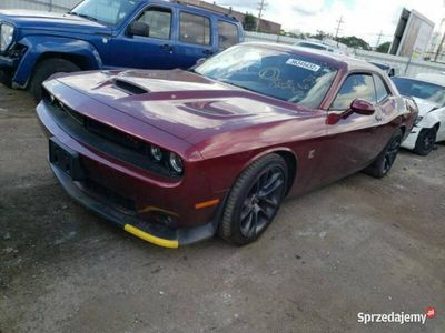 używany Dodge Challenger 6.4dm 485KM 2021r. 31 189km