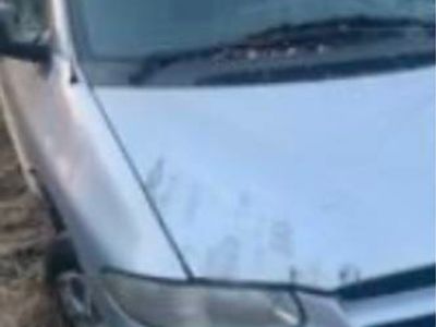 Srebrny Używany 1999 Chrysler Voyager Minivan | 1800 zł