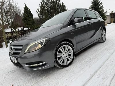 Szary Używany 2012 Mercedes B180 Minivan | 34 900 zł (Dobra cena)