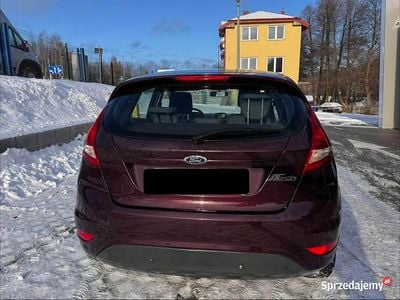 Bordowy Używany 2011 Ford Fiesta Hatchback | 17 500 zł (Uczciwa cena)