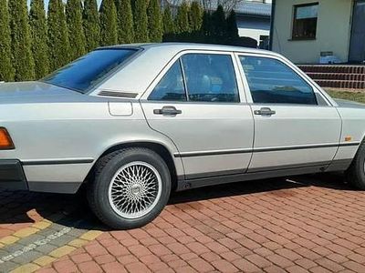 Używany Mercedes 190 1983 Sedan/Limuzyna