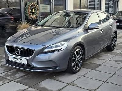 Używany Volvo V40 Momentum 130 KM (95 kW) 2019 Szary Hatchback