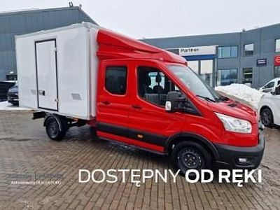 Czerwony Używany 2023 Ford Transit Trend | 139 000 zł