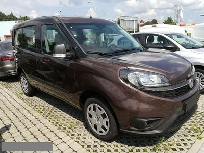 Używany Fiat Doblò 120 KM (88 kW) 2018 Srebrny (metalik) Minivan