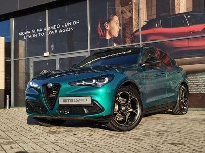 Lakier specjalny zielony montreal green Nowe 2025 Alfa Romeo Stelvio SUV | 260 900 zł