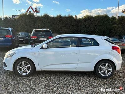 Używany Kia Ceed 2011 Biały Hatchback