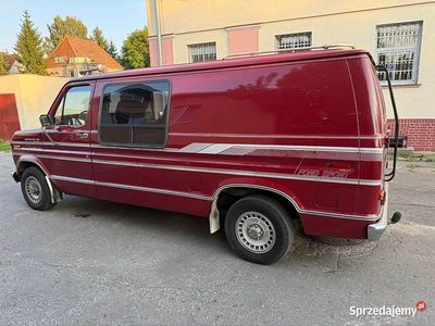 Bordowy Używany 1989 Ford Econoline Minivan | 23 300 zł