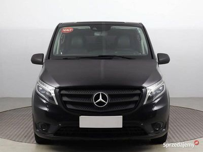 Czarny Używany 2019 Mercedes Vito Van | 109 999 zł