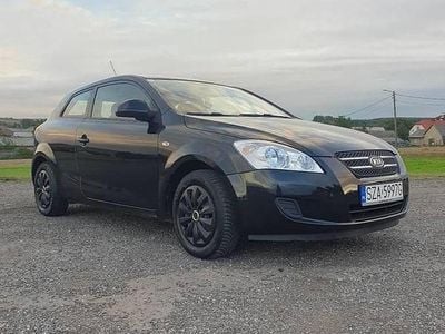 Czarny Używany 2008 Kia ProCeed Hatchback | 12 900 zł