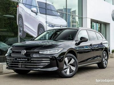Nowe VW Passat Business+ 2025 Czarny Kombi