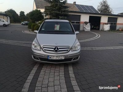 Mercedes B180