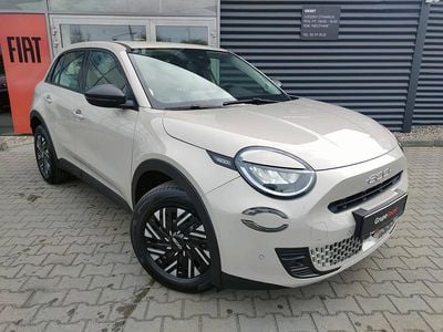 Lakier metalizowany kremowy cappucino Nowe 2025 Fiat 600E La Prima Hatchback | 147 574 zł