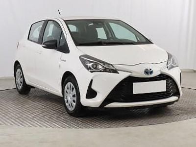 Używany Toyota Yaris 101 KM (74 kW) 2020 Biały Hatchback