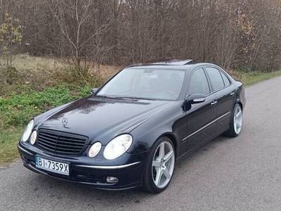 Granatowy Używany 2002 Mercedes E270 Sedan/Limuzyna | 13 900 zł