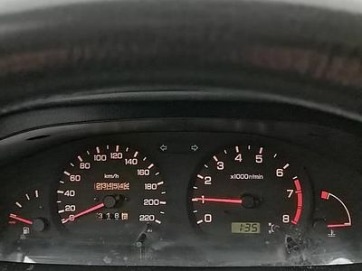 Używany Nissan Almera 1996 Srebrny Sedan/Limuzyna