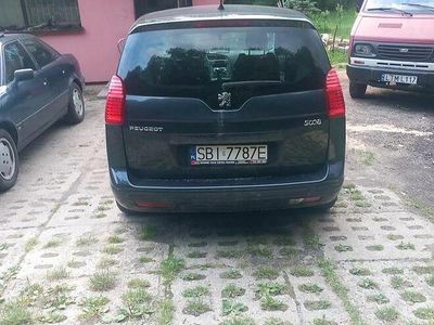 Szary Używany 2013 Peugeot 5008 Minivan | 17 800 zł