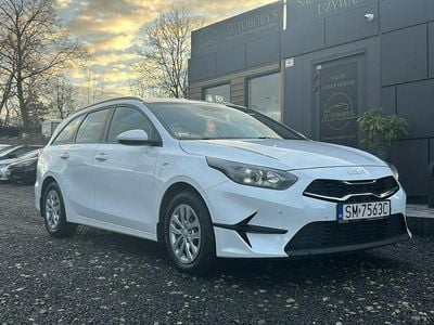 Używany Kia Ceed 100 KM (73 kW) 2021 Biały (metalik) Hatchback